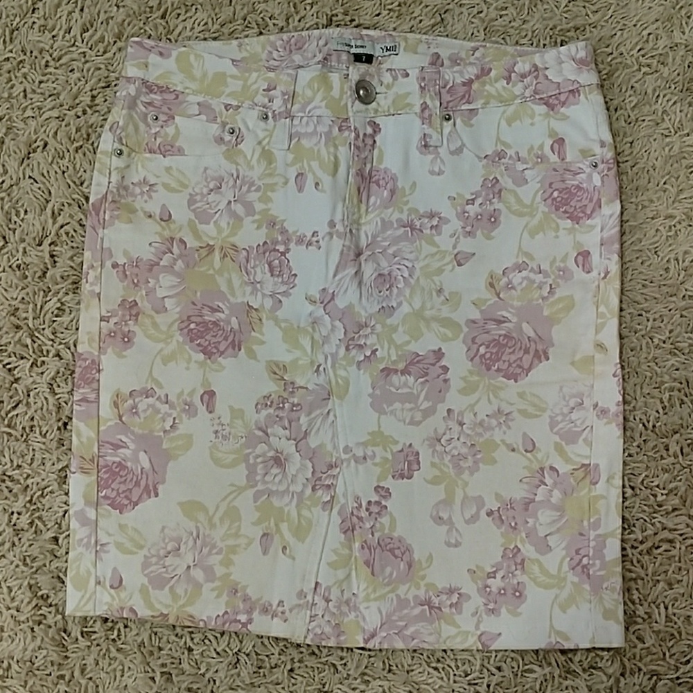 Reconstructed floral denim skirt